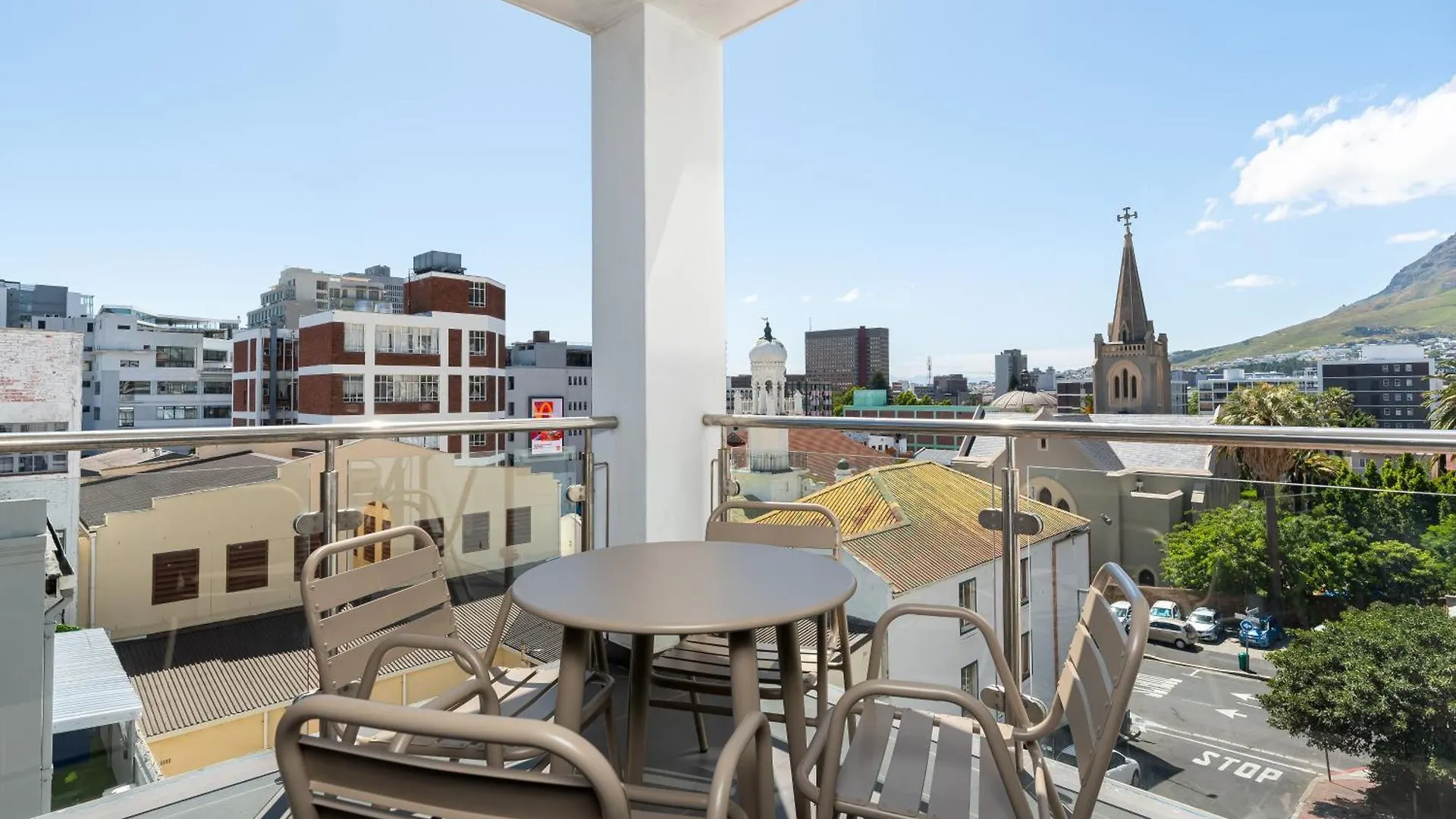 220 On Loop Luxury Apartments Cape Town